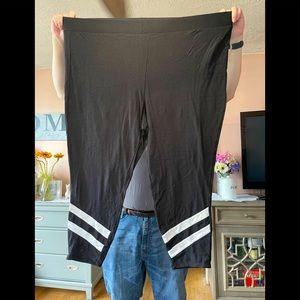 Torrid Crop leggings